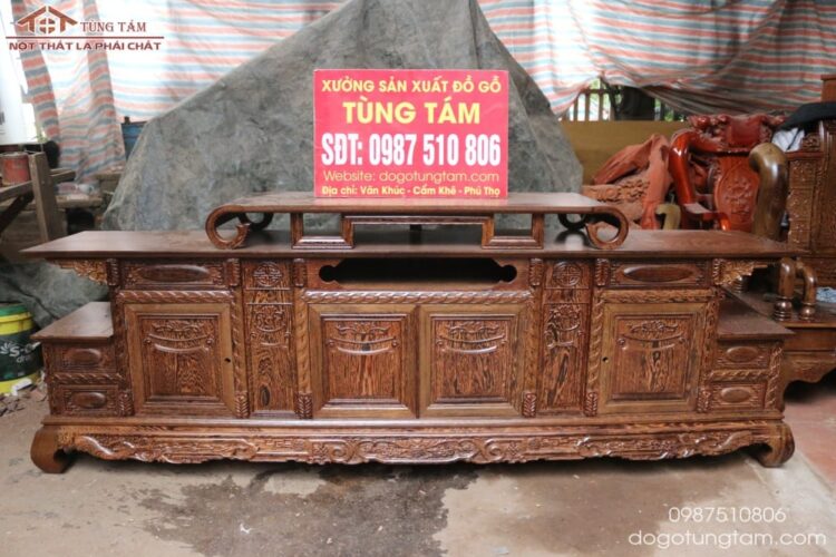 KệTiviSừngTrâuGỗMunĐuôiCôngm