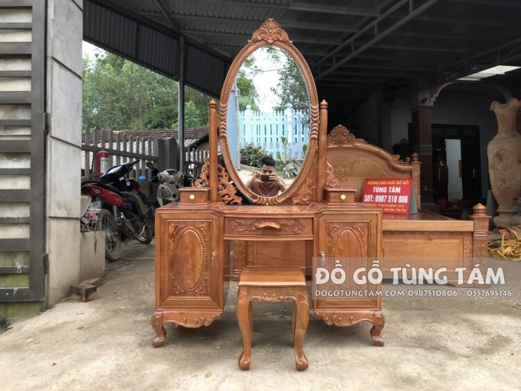 Bàn Phấn Trang Điểm
