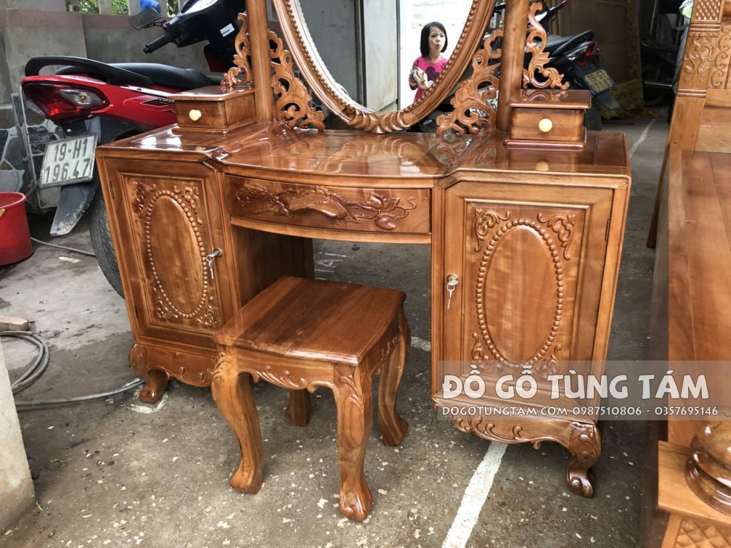 Bàn Phấn Trang Điểm