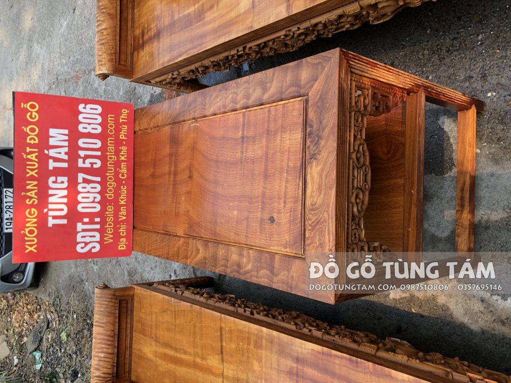 Mặt bàn tíu liền tấm